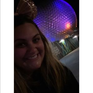 Meet your Posher, Stephanie